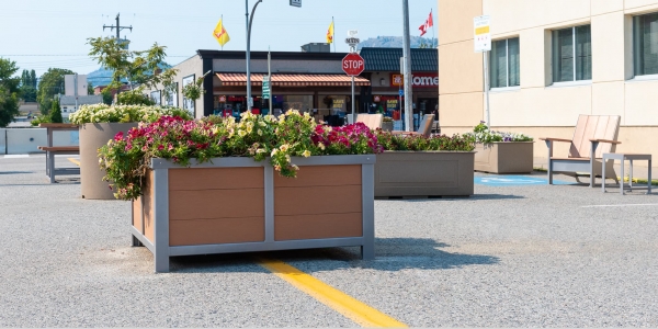 Wishbone Rutherford 4ft x 4ft Planter in Osoyoos BC